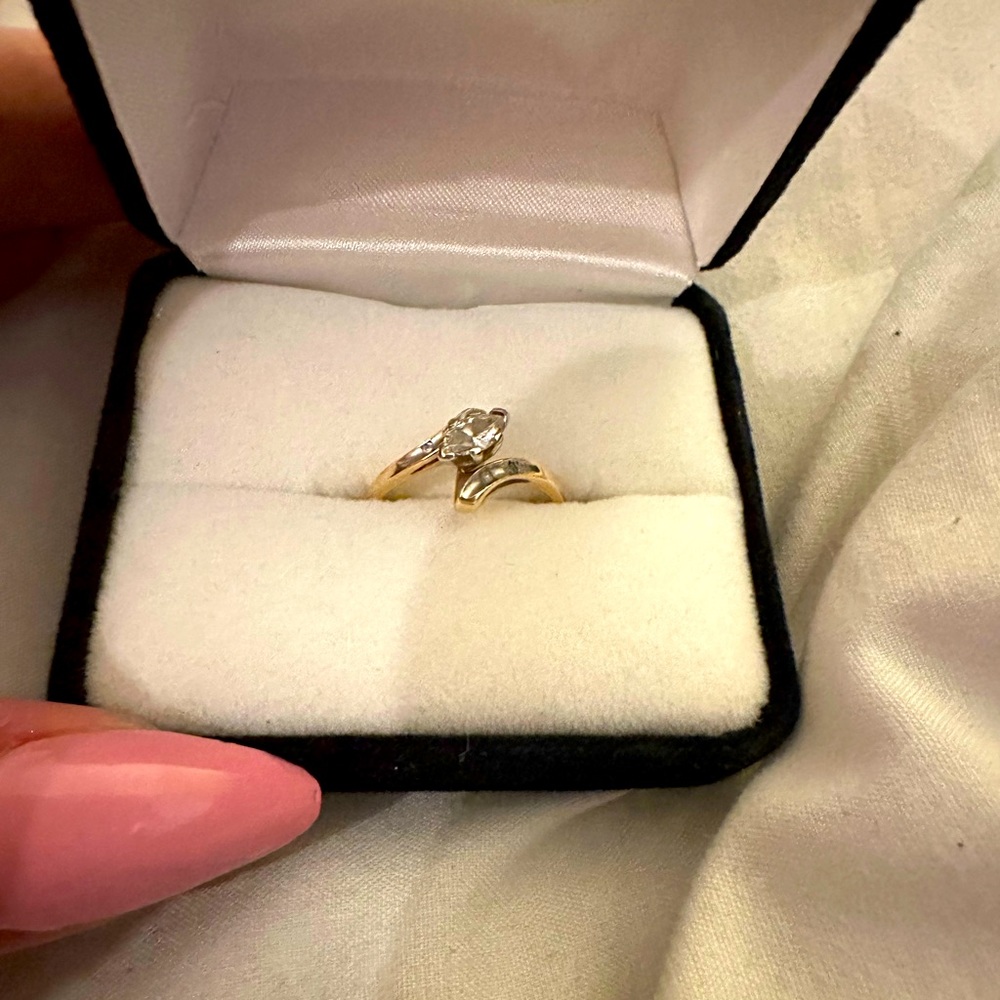 Beautiful Vintage Marquise Diamond Engagement Ring